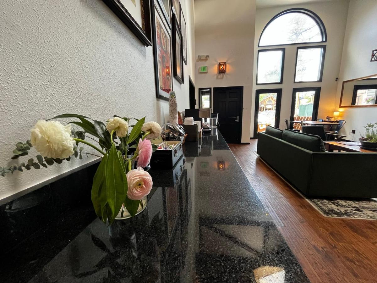 Hotel Frisco Bagian luar foto